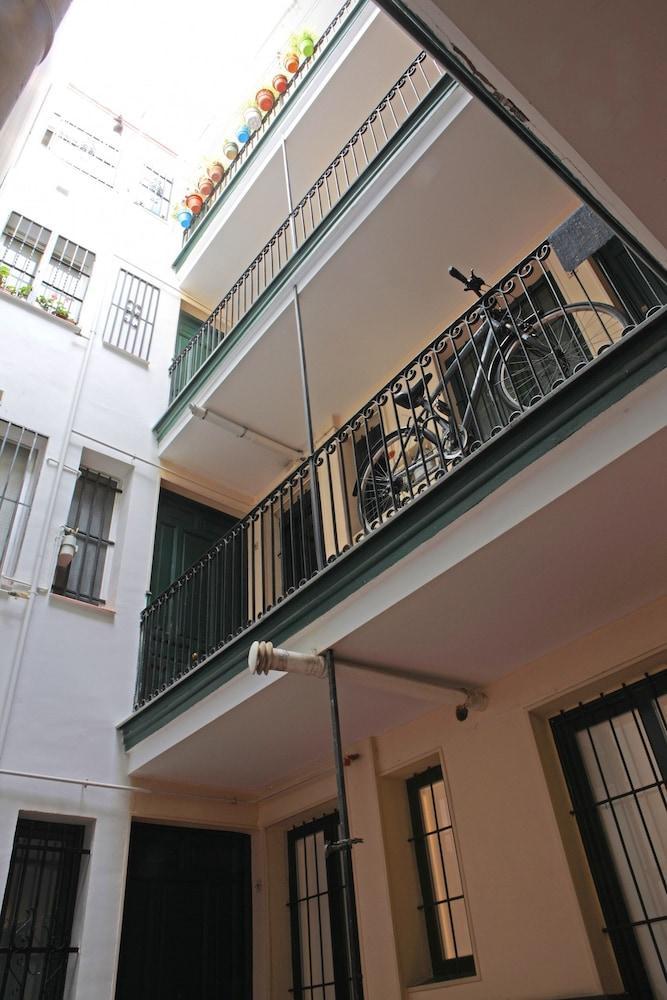 Atocha Hub Appartement Madrid Buitenkant foto